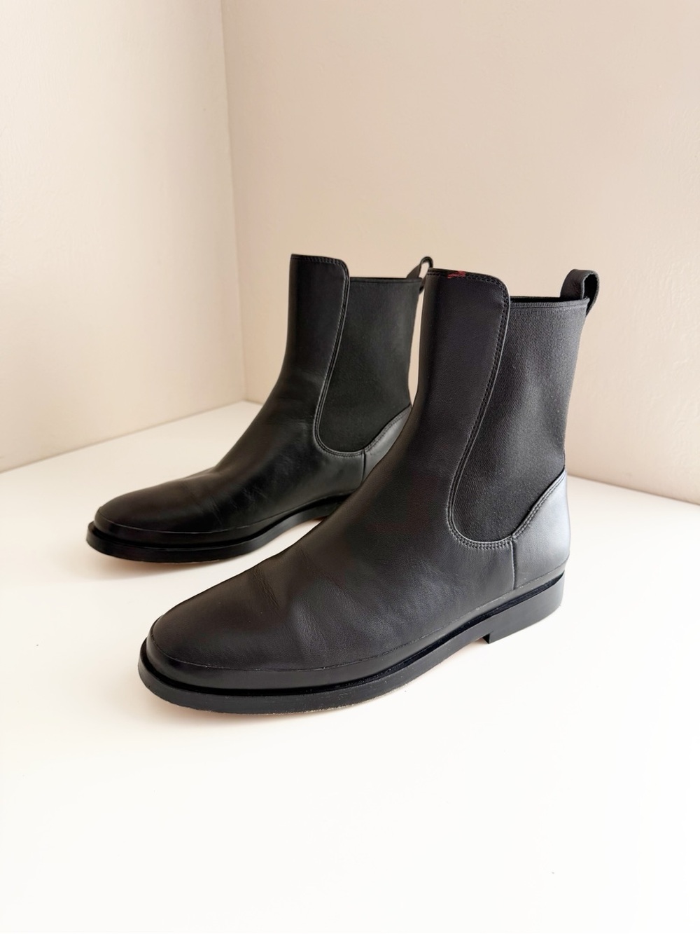 Vince Cecyl Black Leather Chelsea Boots size 9